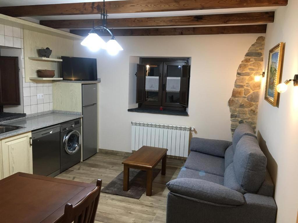 La Casa Vieja De Caneo - Apartamentos Rurales 3 Llaves ลัวร์กา ภายนอก รูปภาพ